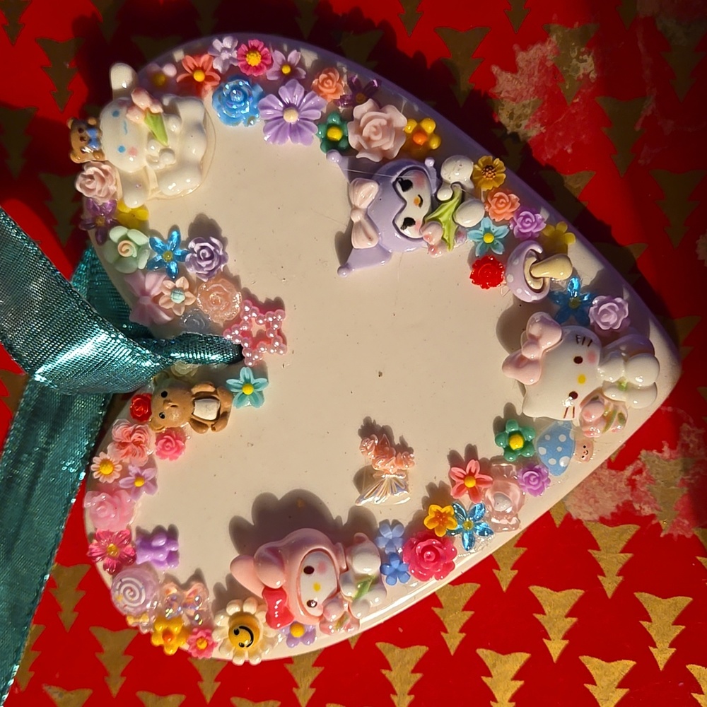 Porcelain Heart-Shaped Ornaments Set